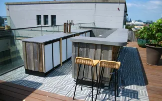 Dachterrasse mit Bar